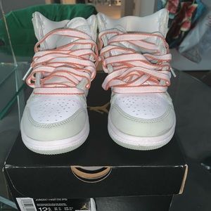 Nike Jordan 1 Girls Sneakers